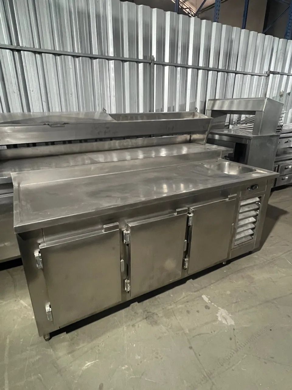 Balcoes de Aço Inox com Pia e Refrigerador - Foto 4