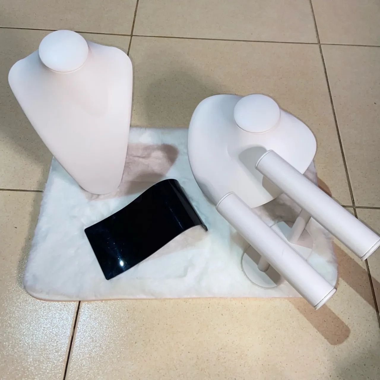 CONJUNTO DE EXPOSITORES EM NAPA