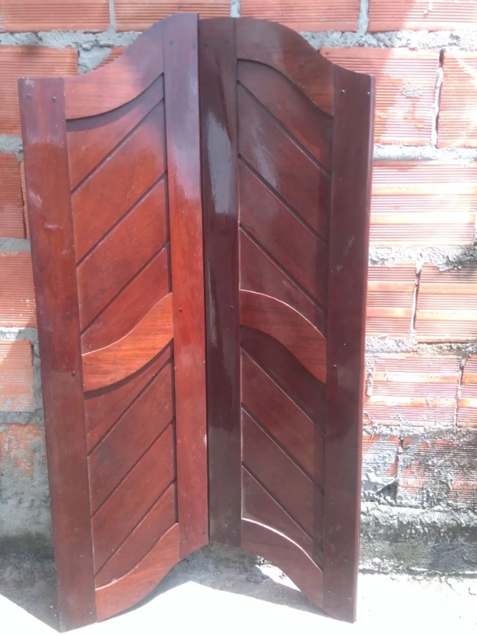 Porta  em madeira de lei (Pau D'Arco). 