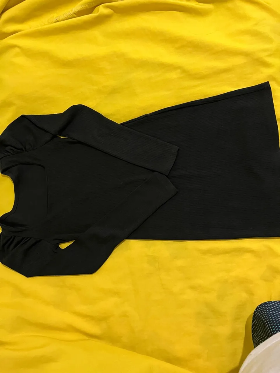 Vestido Preto Manga Longa Elegante