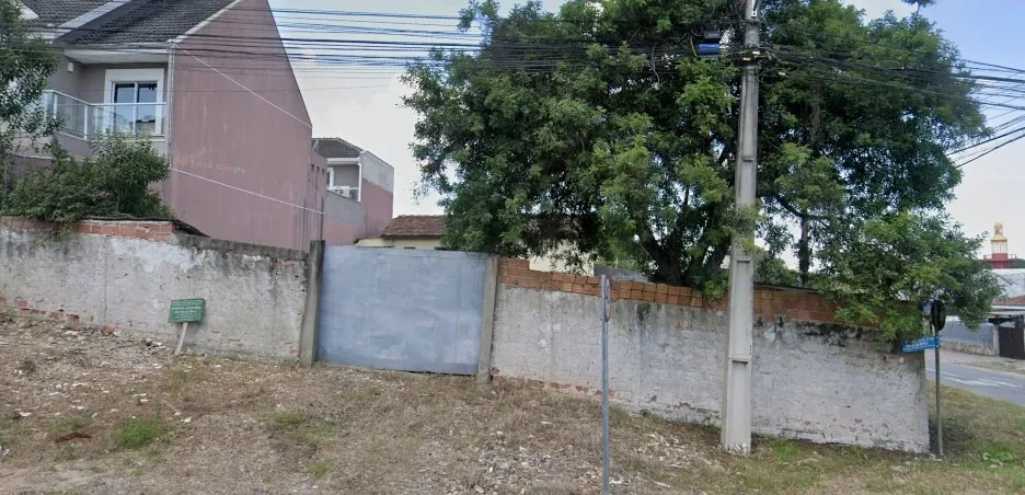 Terreno Hauer em frente ao bosque Reinhard Maack