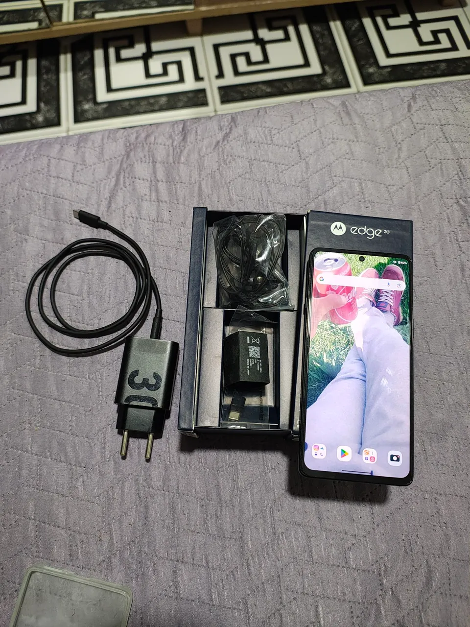 Vende se 800 Motorola Edge20 em perfeito estado