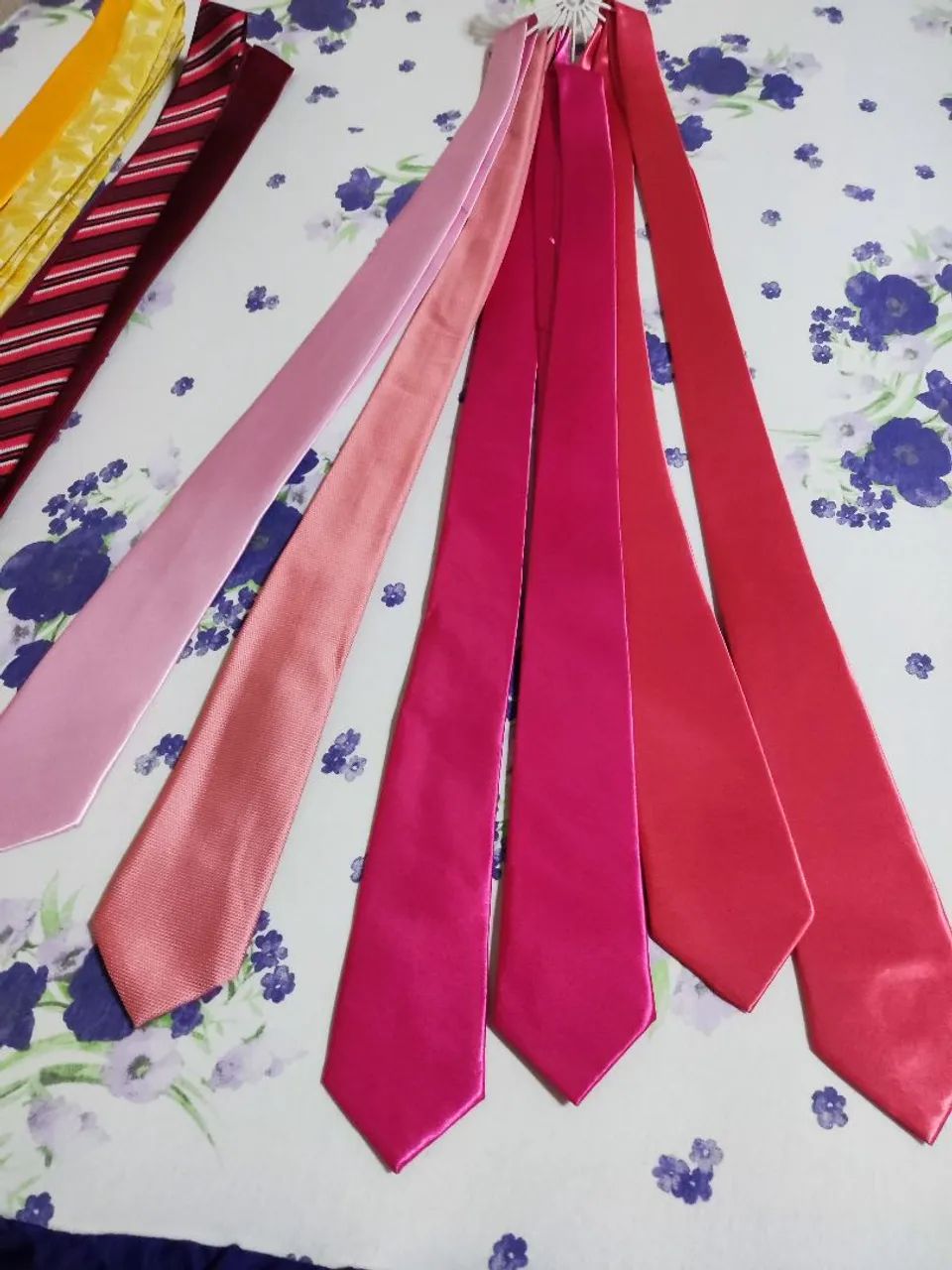 Gravatas avulsas - Ultmas peças - Cores e modelos variados - Foto 2