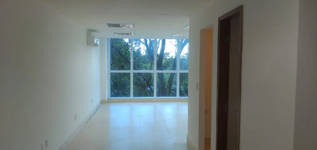 ? Sala Comercial para Aluguel no Shopping Mestre Álvaro - Serra/ES
