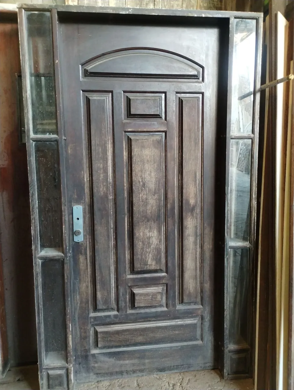 Porta de Madeira Maciça com Vidro Lateral