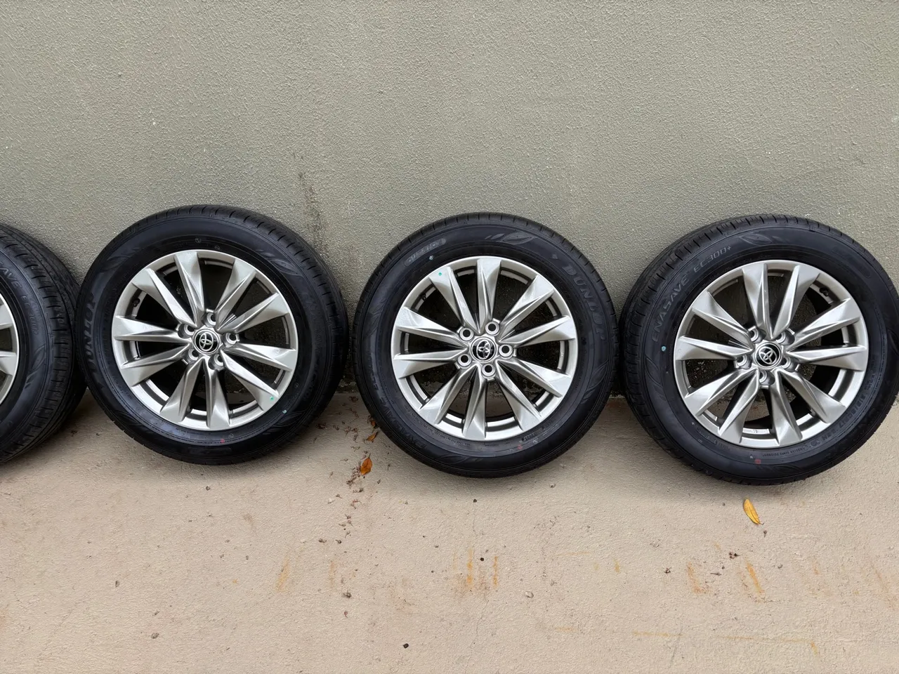 Jogo de rodas e pneus aro 17 5x114 Toyota