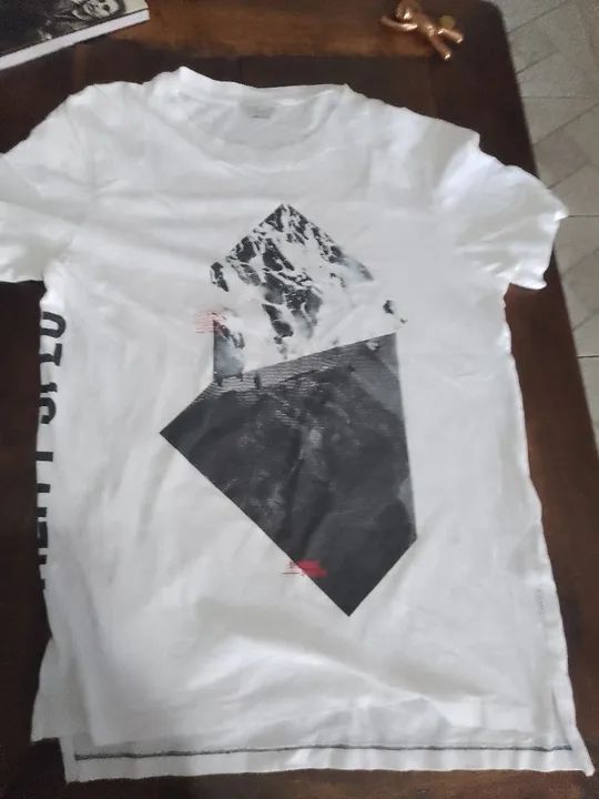 Camiseta Jack & Jones. P. Branca importada - Foto 4