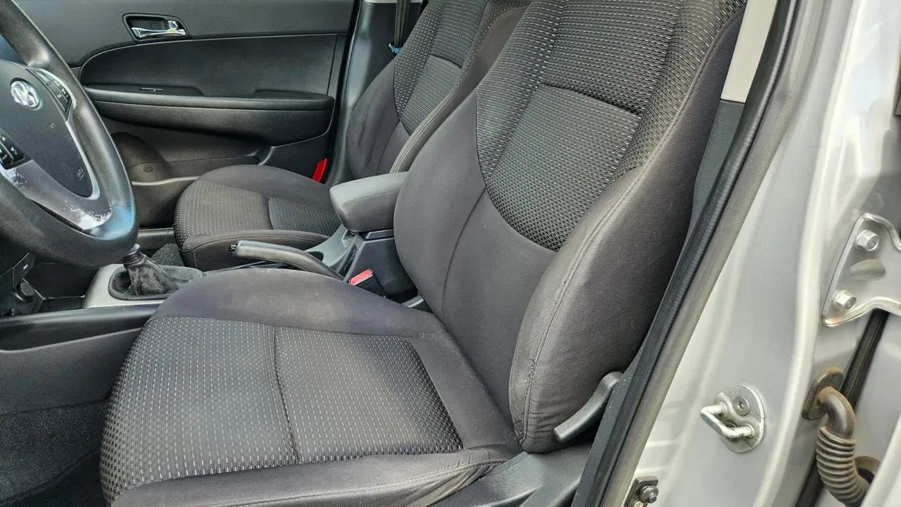 Hyundai I30 2.0 16V 145cv 5P Mec. 2011 - Foto 13