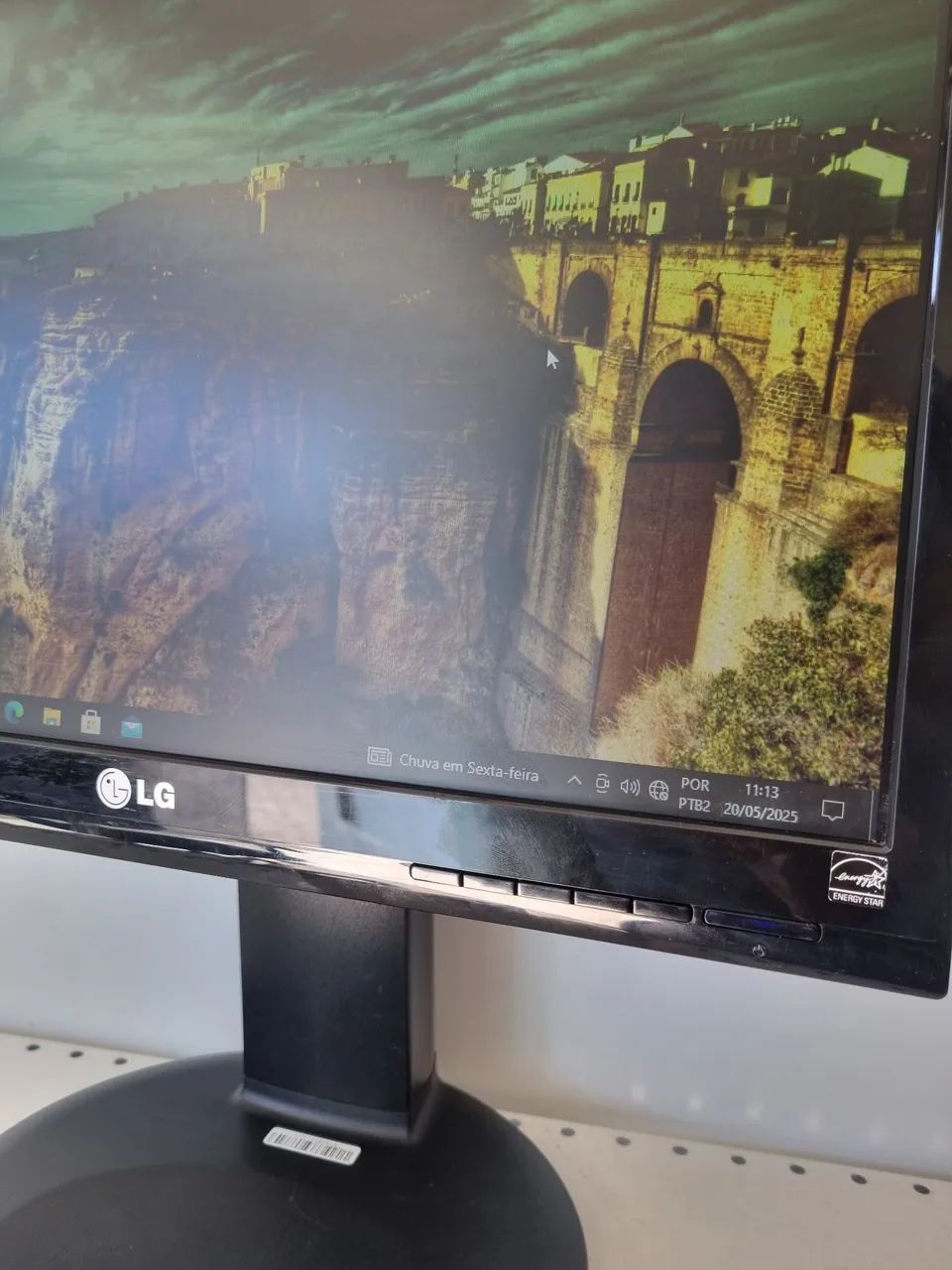 Monitor LG E1941 19 Polegadas com Base Giratória e Regulagem de Altura  - Foto 2