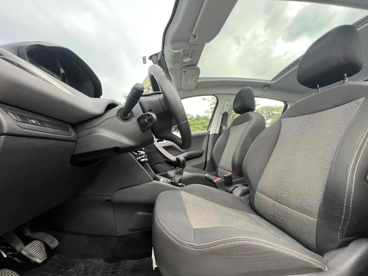 Peugeot 208 Allure 1.2 Flex 12V 5P Mec. 2018 - Foto 15