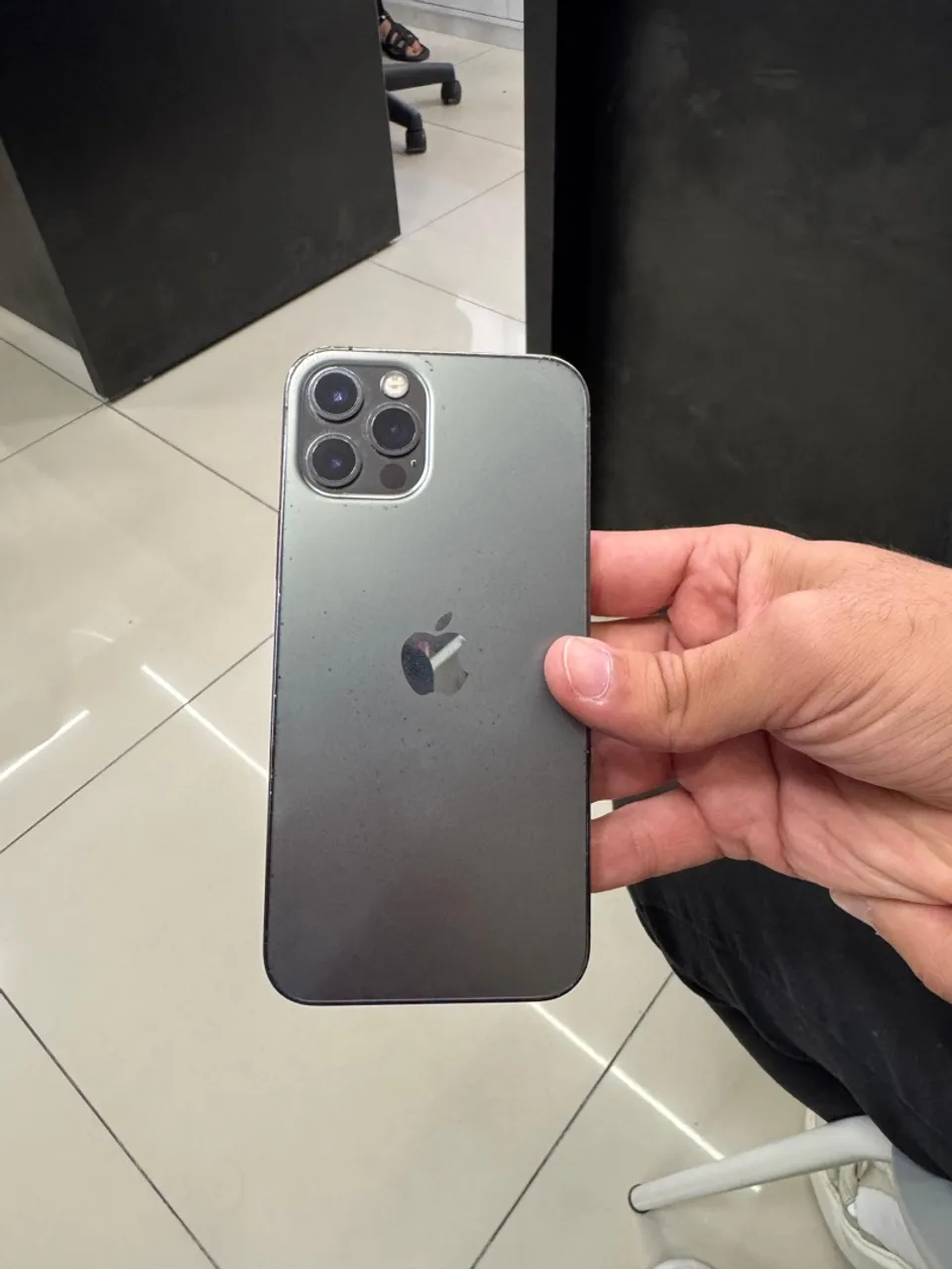 iPhone 12 Pro - Cinza-espacial - 256GB