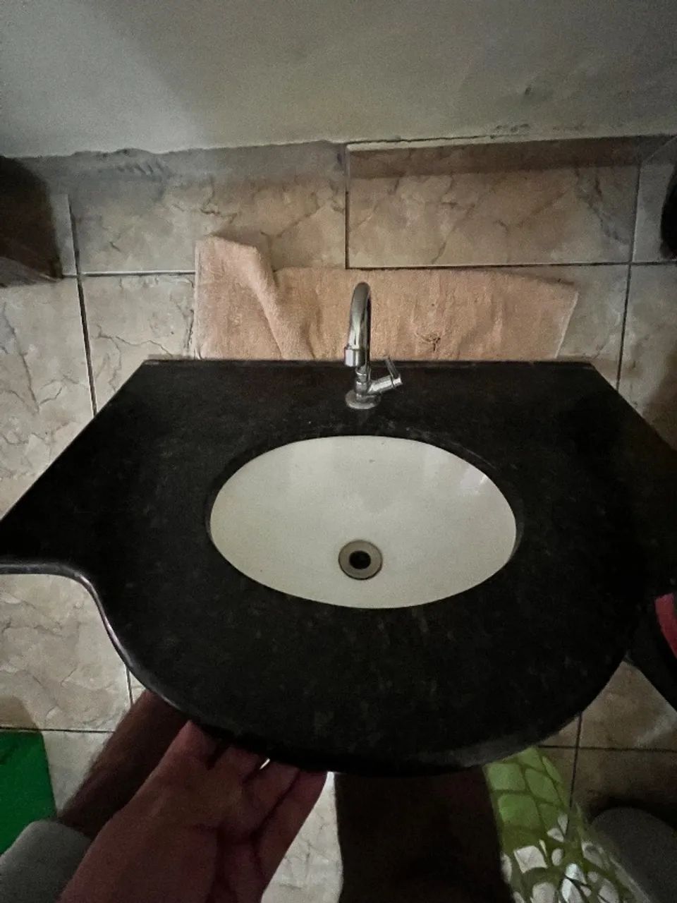 Pia em granito para banheiro64842098556035121