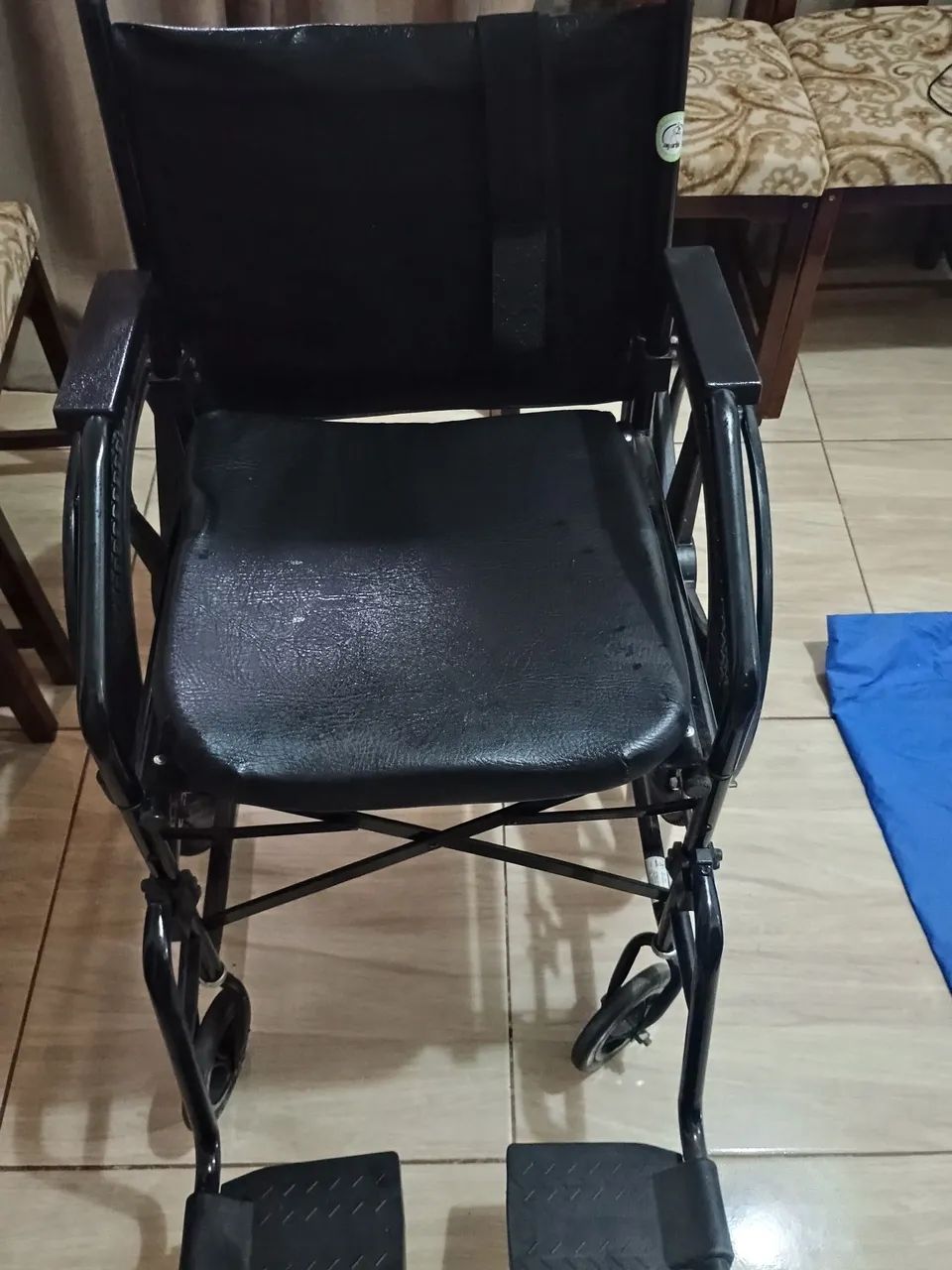 Cadeira de rodas Jaguaribe usada 