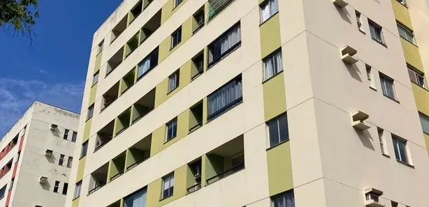 Procuro uma pra dividir apartamento!