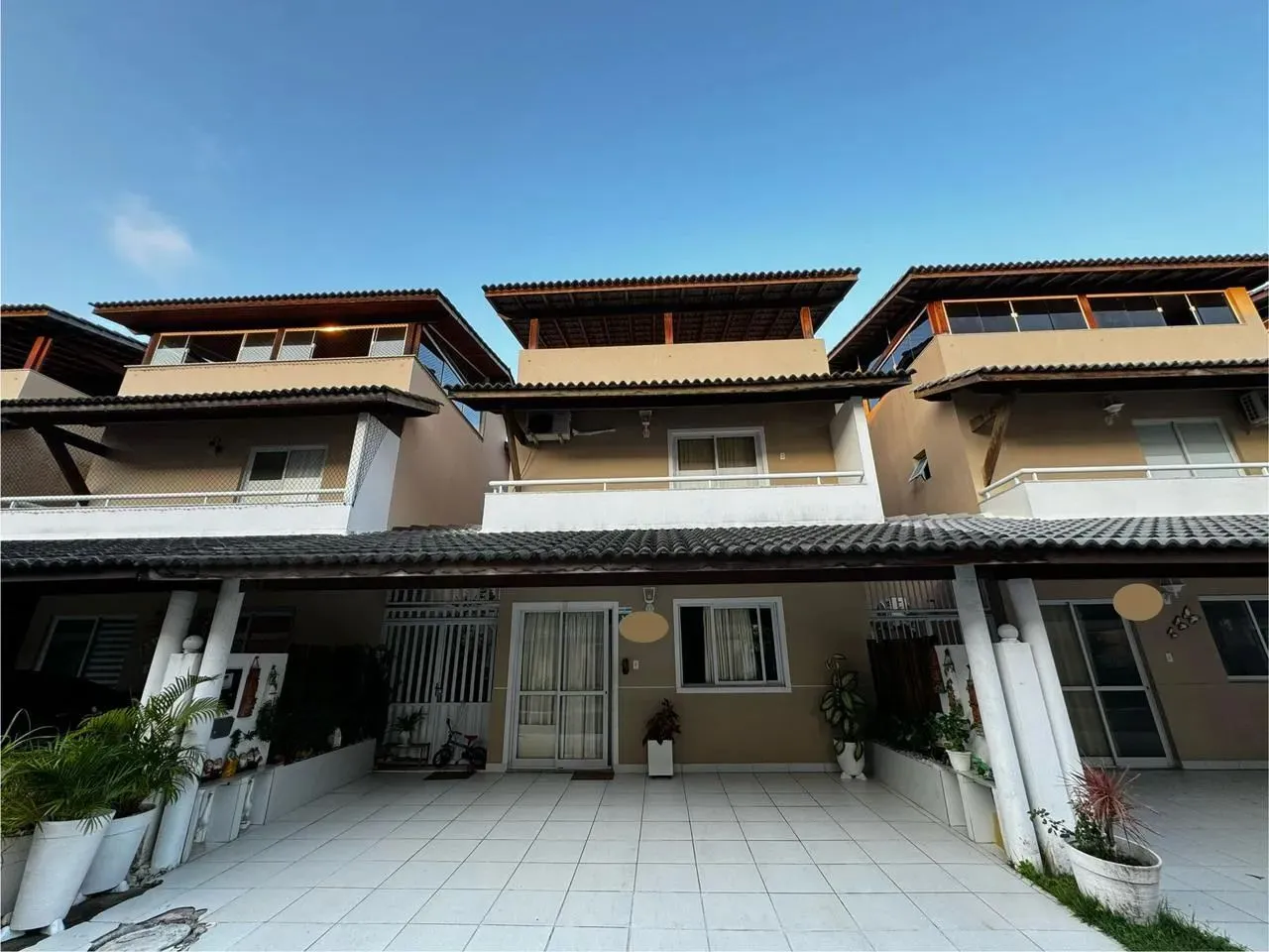 Casa para Venda em Salvador, Stella Maris, 4 dormitórios, 2 suítes, 4 banheiros, 3 vagas