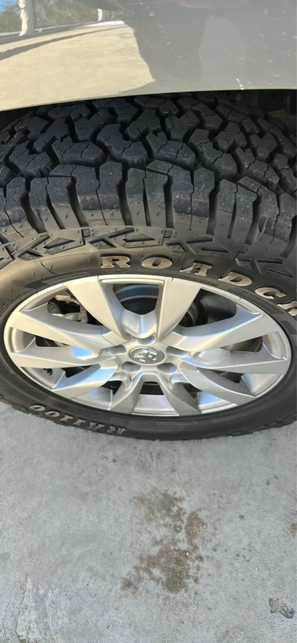 Pneus 245/65/17 novo