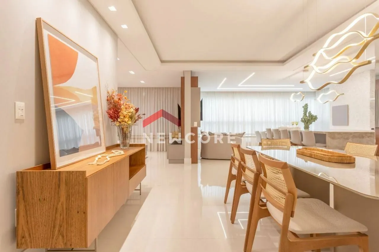 Apartamento em Rua 210 - Meia Praia - Itapema/SC