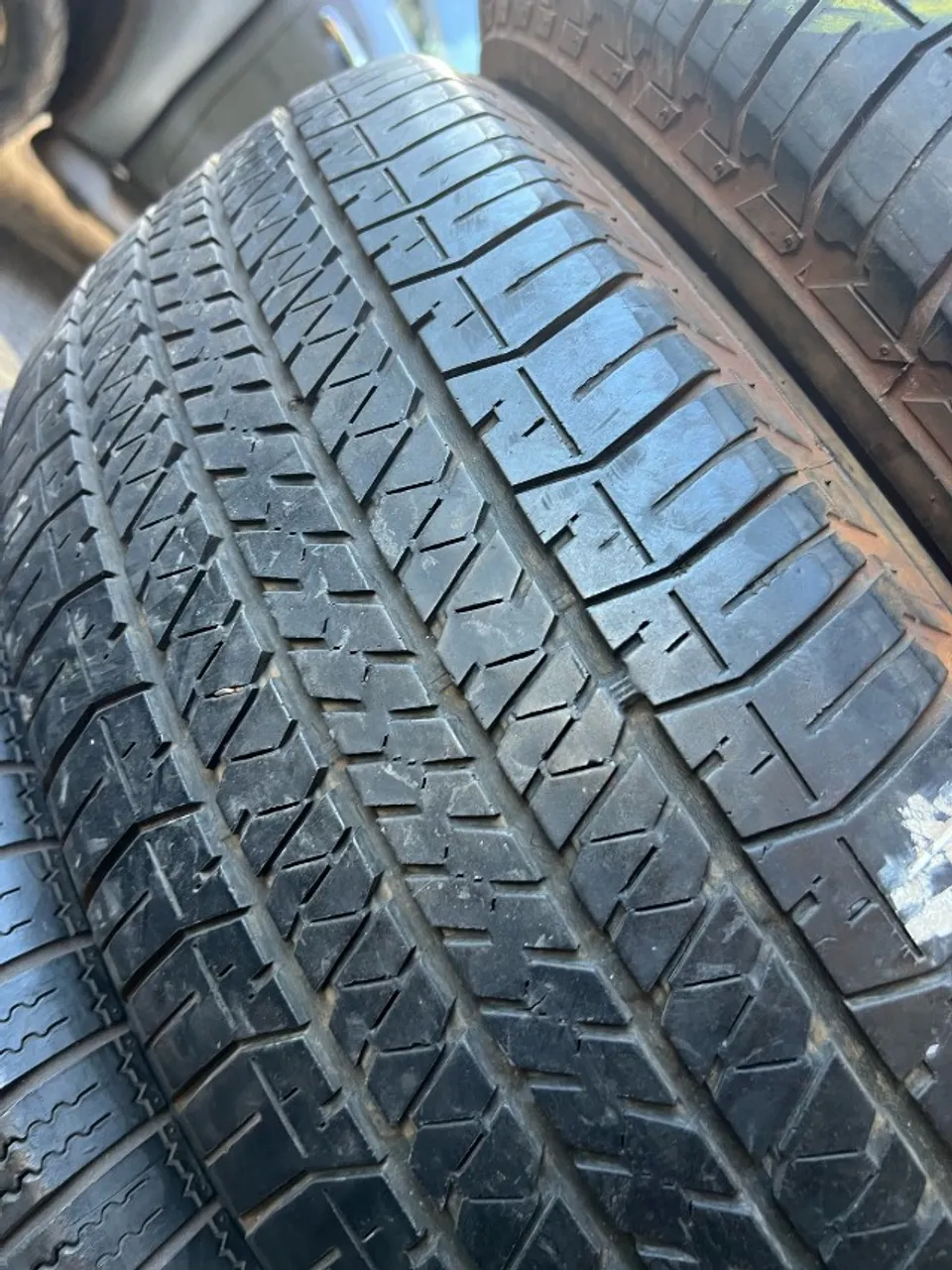 Pneu 265/65/17 Dueler 80 % Vida Util.