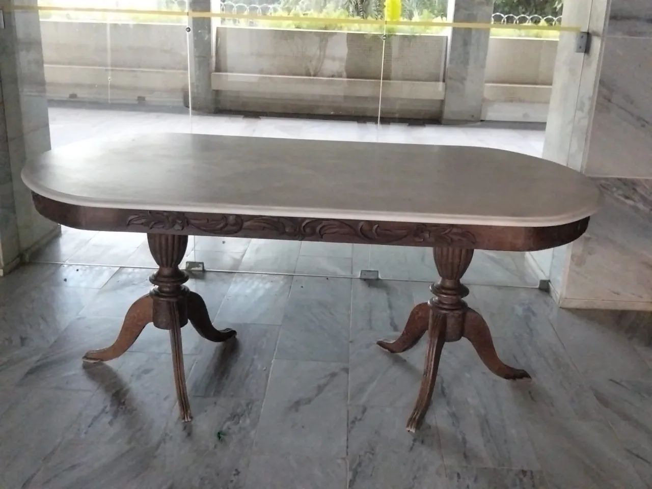 MESA CLÁSSICA EM JACARANDÁ COM TAMPO DE MÁRMORE
