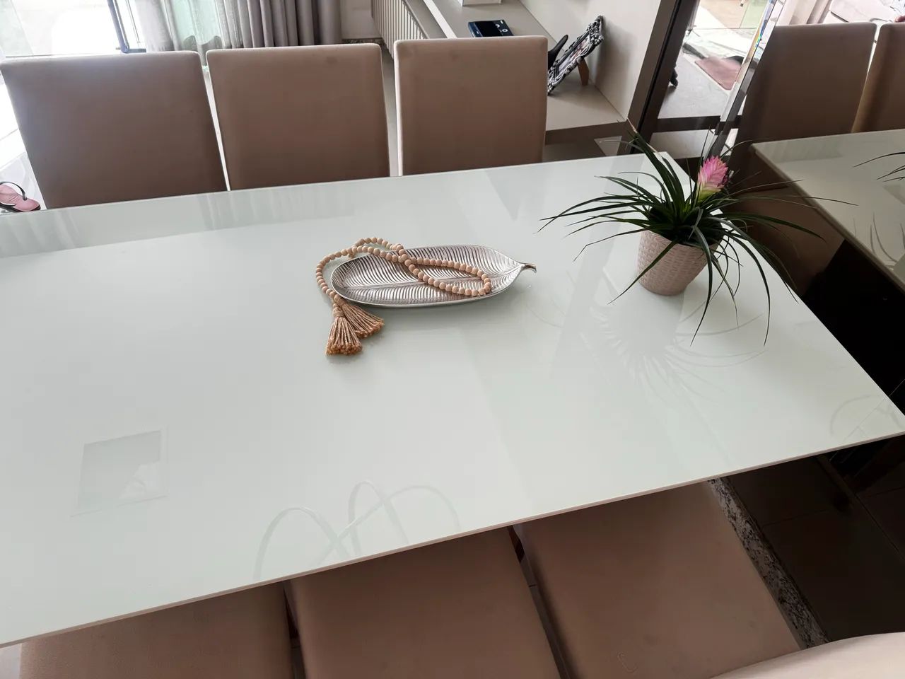 Mesa de jantar 1,60 x 0,90 com 6 cadeiras