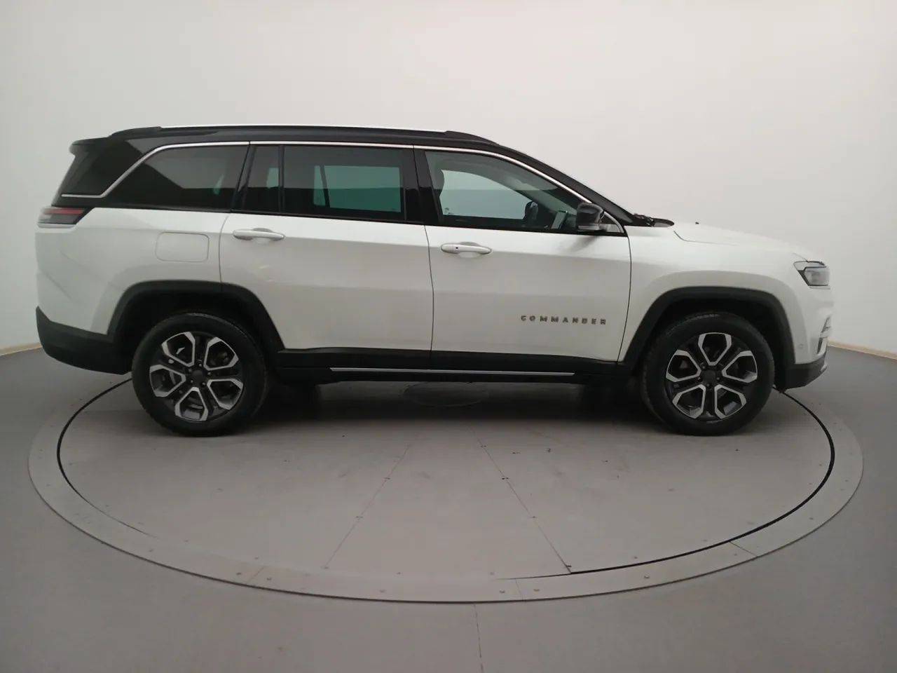 Jeep Commander Limited T270 1.3 TB Flex Aut., foto 6 de 18