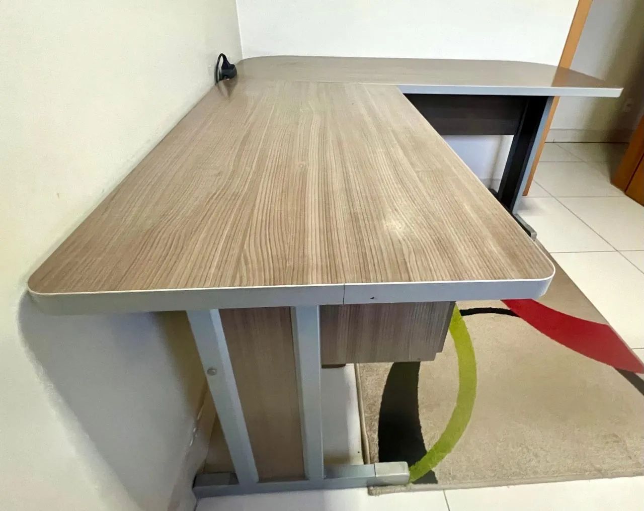 Mesa para escritório em L - Foto 3