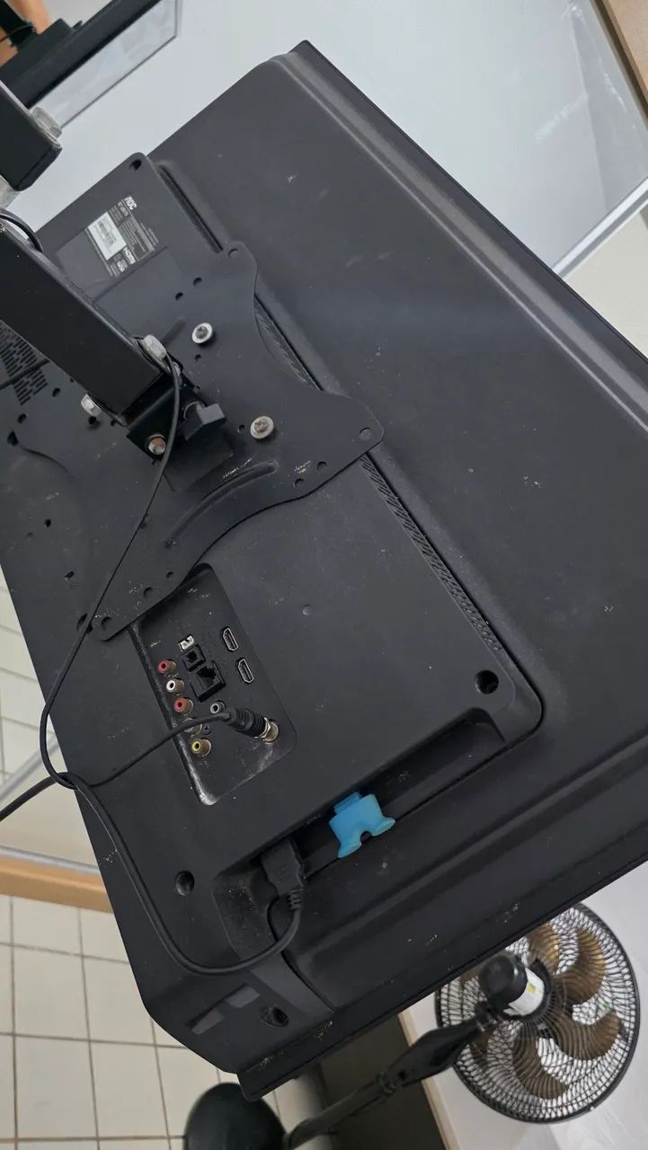 Televisão de 32 polegadas AOC - Com defeito - Foto 3