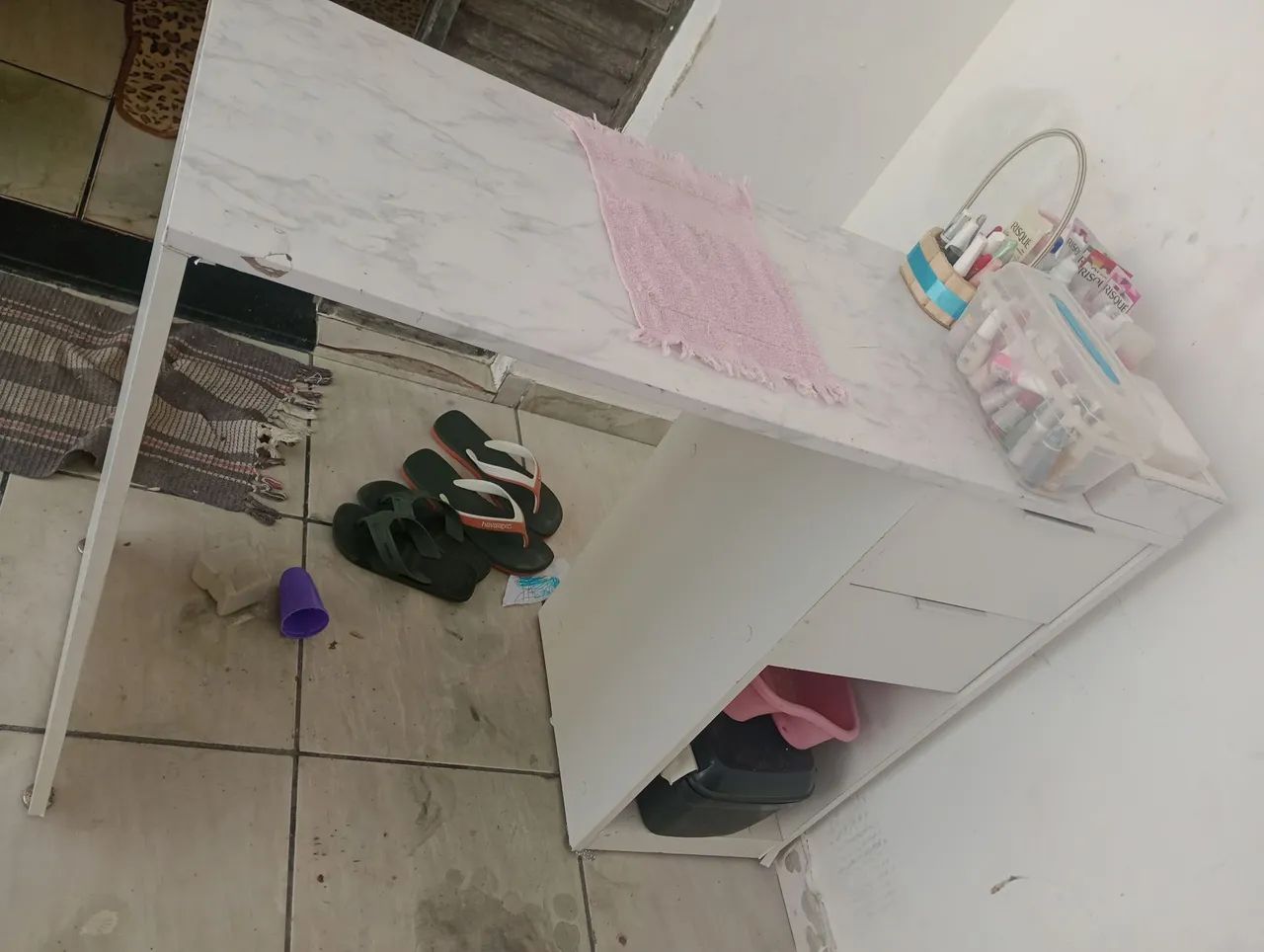 Mesa de manicure projetada 