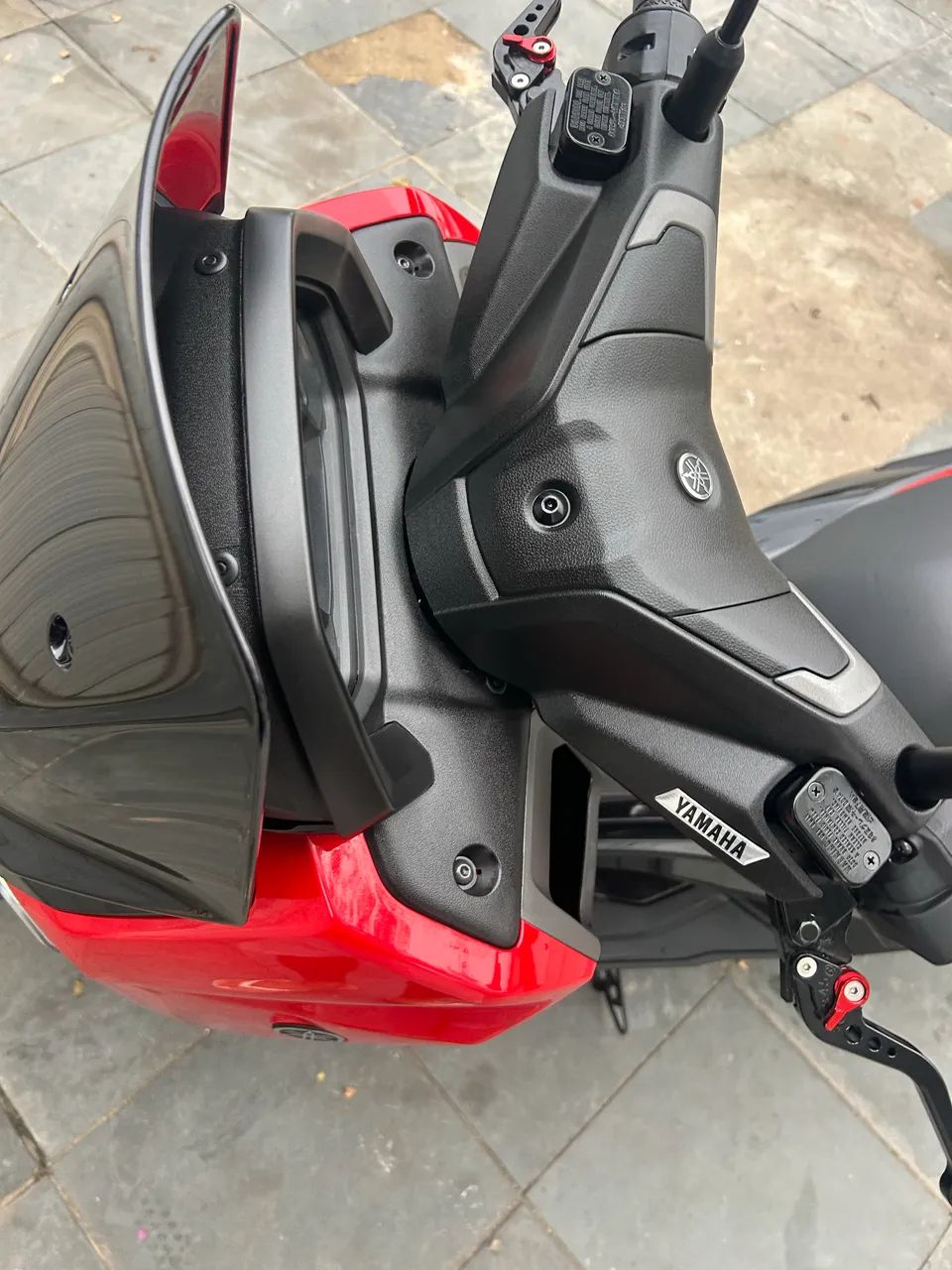 Nmax 2026/2026 comprada a 2 meses zero 900 kms - Foto 3
