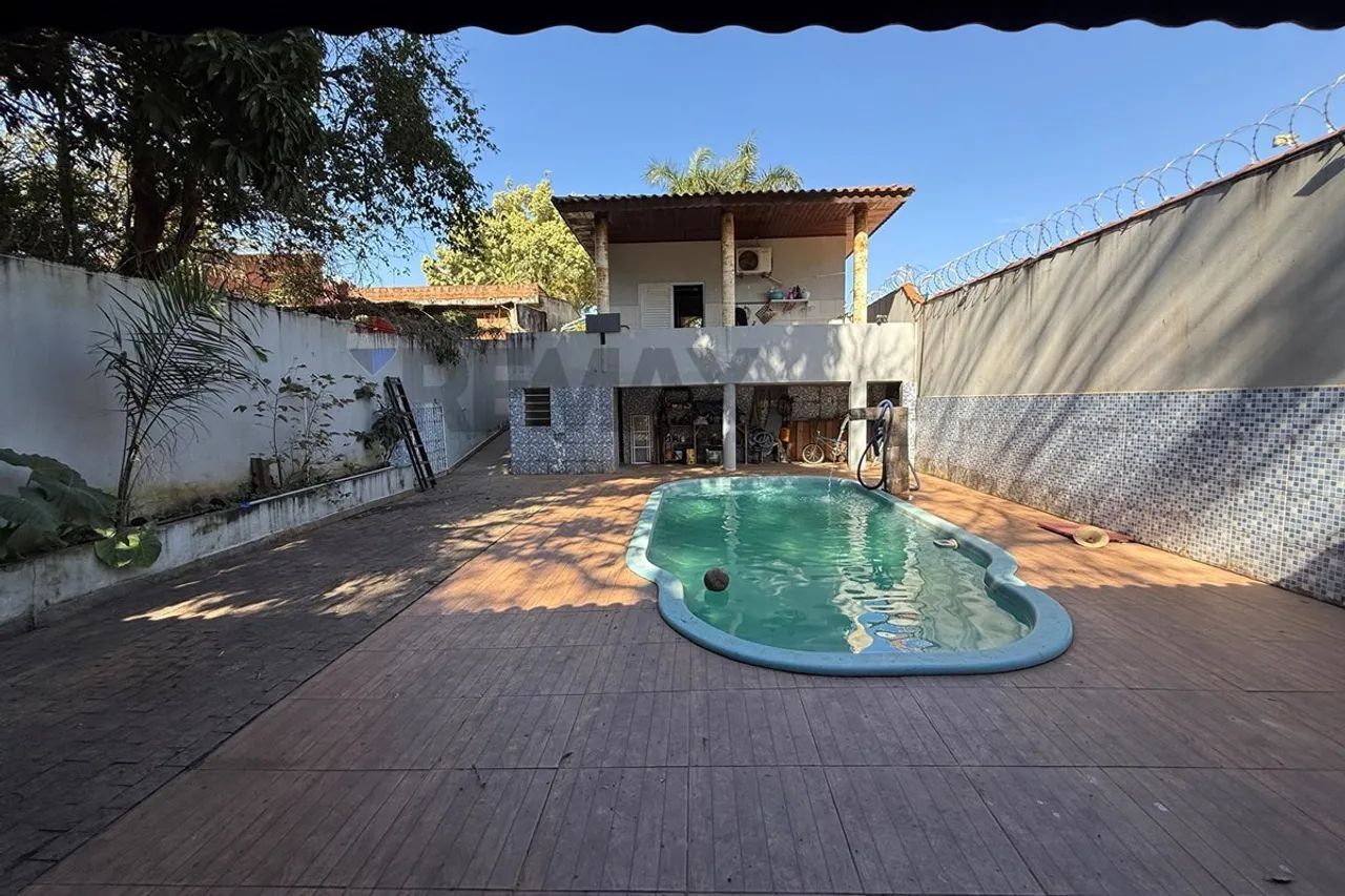 Casa com Piscina para alugar