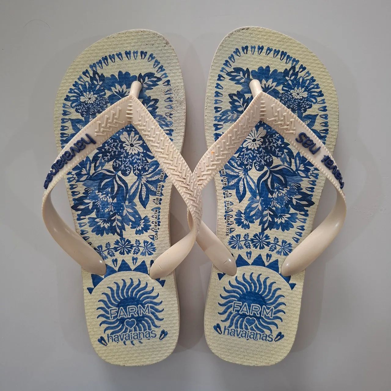 Chinelo FARM Azulejos Branco e Azul 37/38