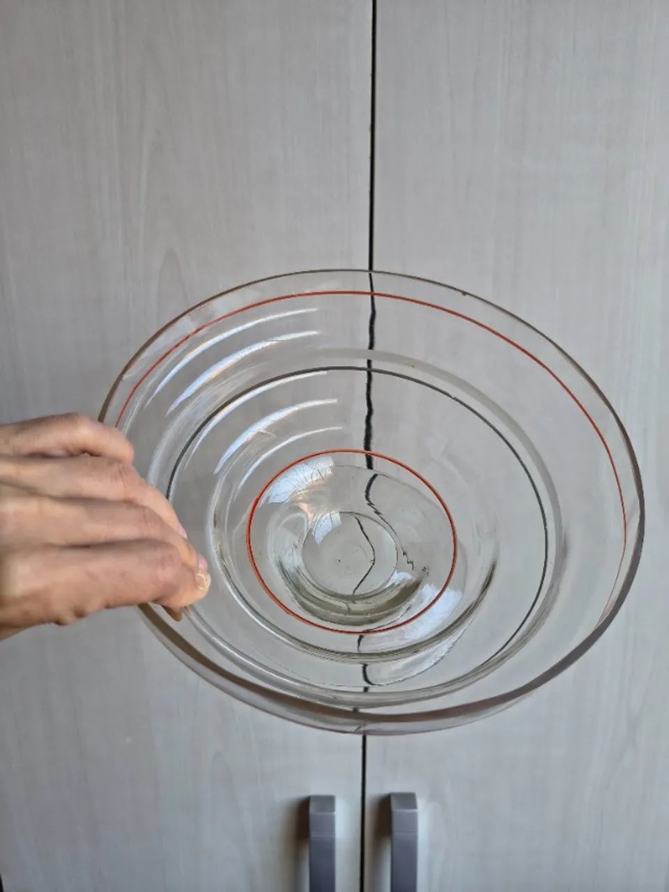 Doceira/Saladeira Vintage em delicado vidro com listras esmaltadas em vermelho e branco -  - Foto 5