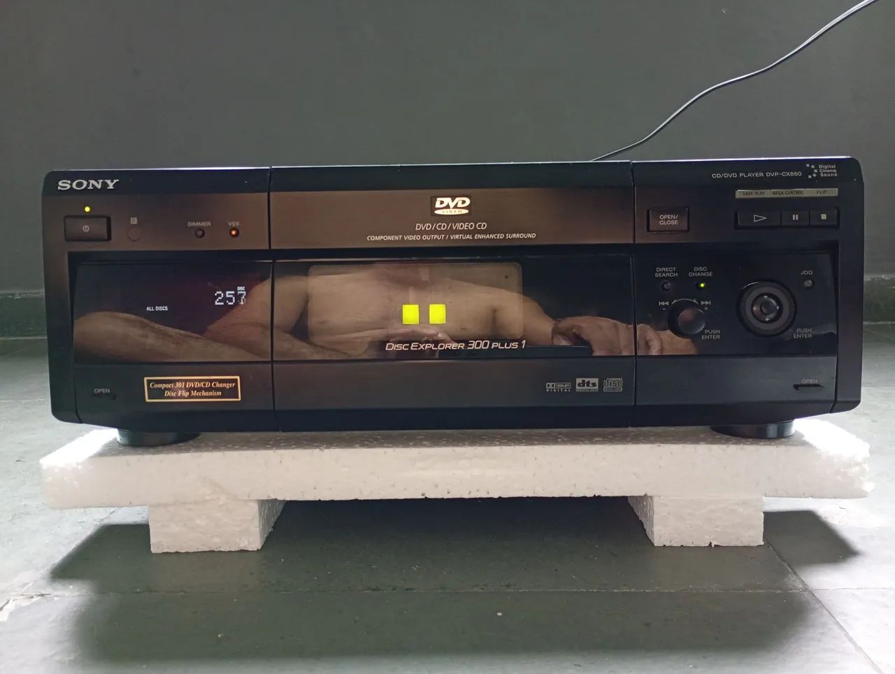 SONY CD/DVD PLAYER 