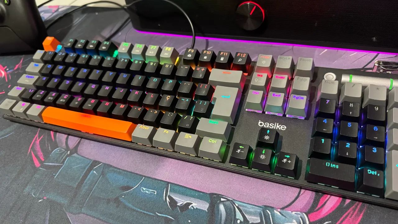 Teclado Mecânico da Basike RGB 