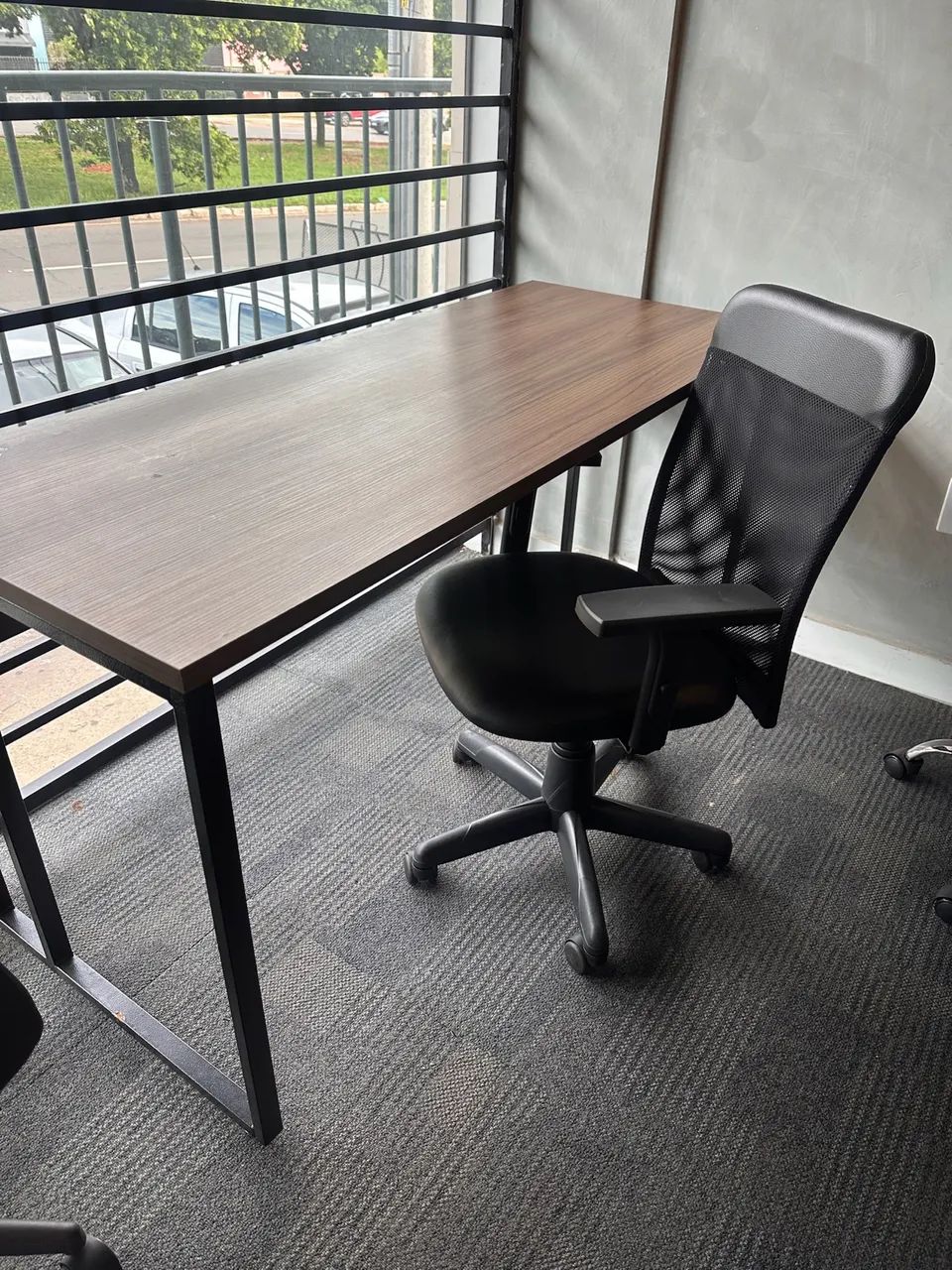 MESA E CADEIRA DE ESCRITORIO LOJA IKONOFFICE  - Foto 2