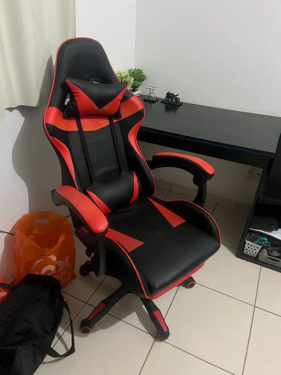 Cadeira Gamer Giratória Ajustavél - Foto 2