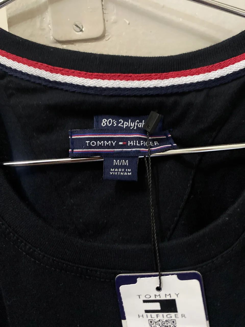 Camiseta Tommy Hilfiger básica - Foto 4
