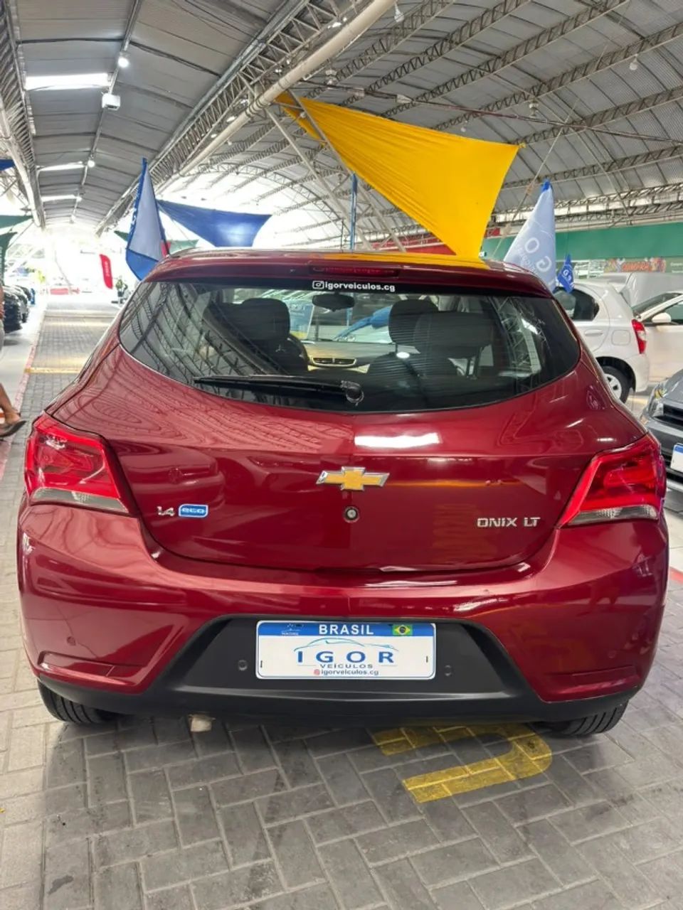 Chevrolet Onix Hatch LT 1.4 8V Flex Mec. 4P 2017 - Foto 2