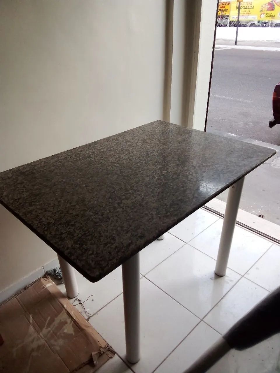 MESA DE MARMORE E CADEIRAS - Foto 2