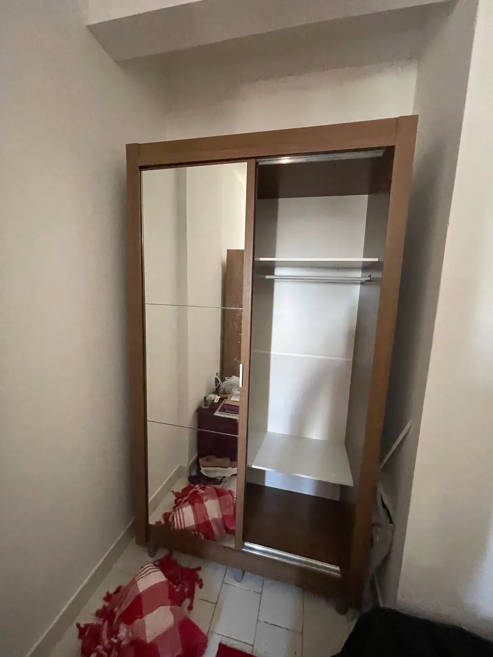 Guarda roupa com espelho - Foto 2