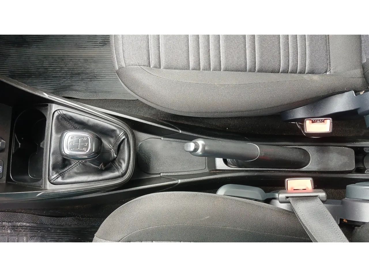 Fiat Strada Freedom 1.3 Flex 8V CD, foto 15 de 16
