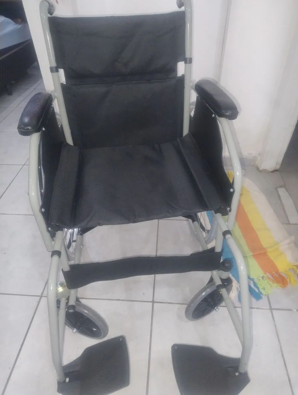 Cadeira de rodas d100 - Foto 2