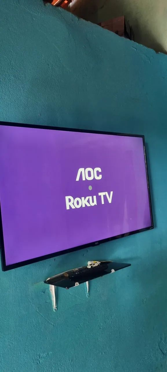 vendo tv 43 polegadas smart roku - Foto 2