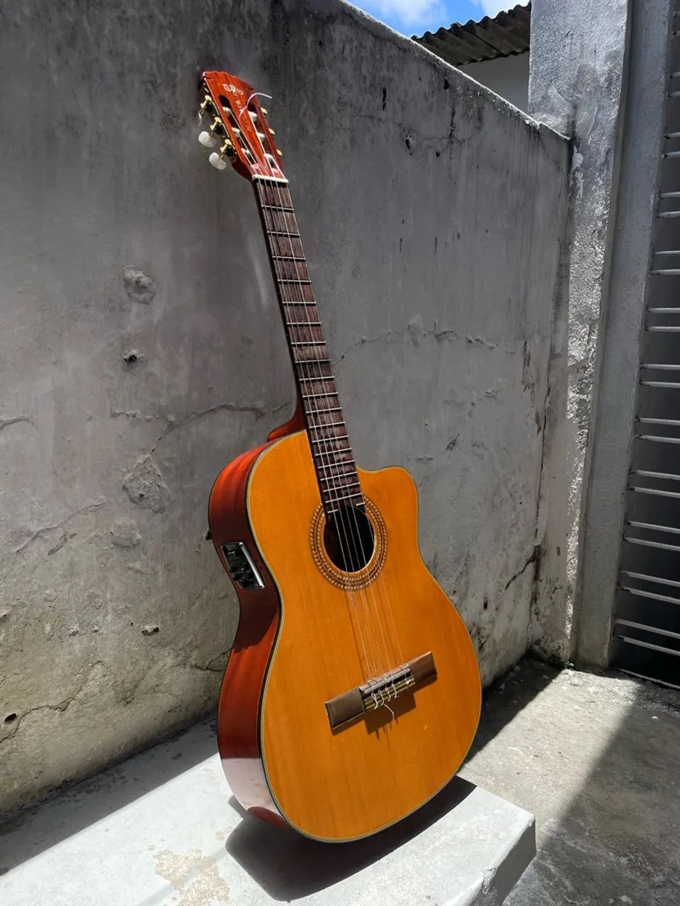 violão eletrico!