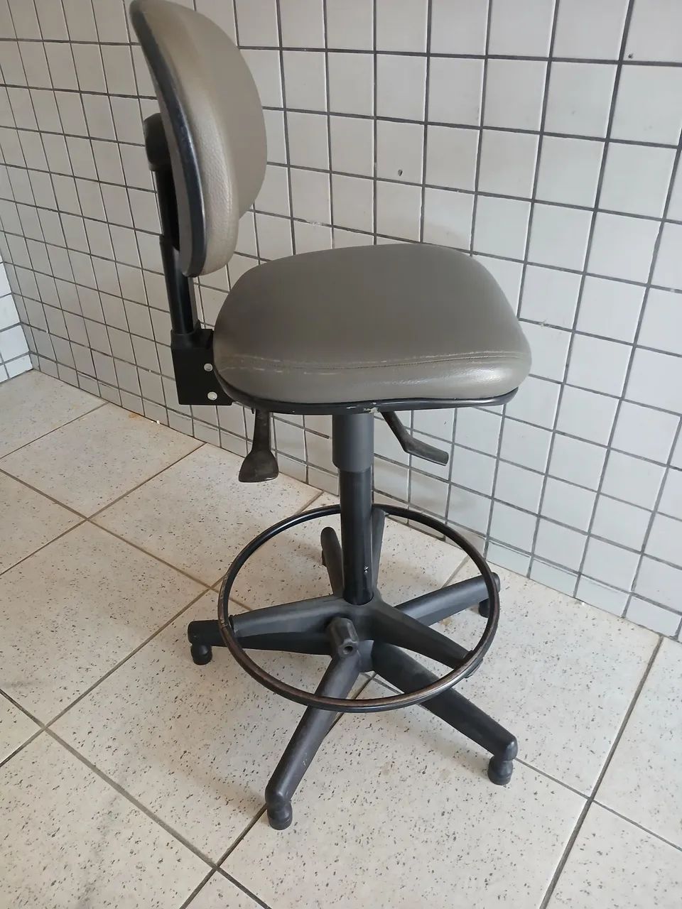 Cadeira giratoria de balcão  - Foto 3