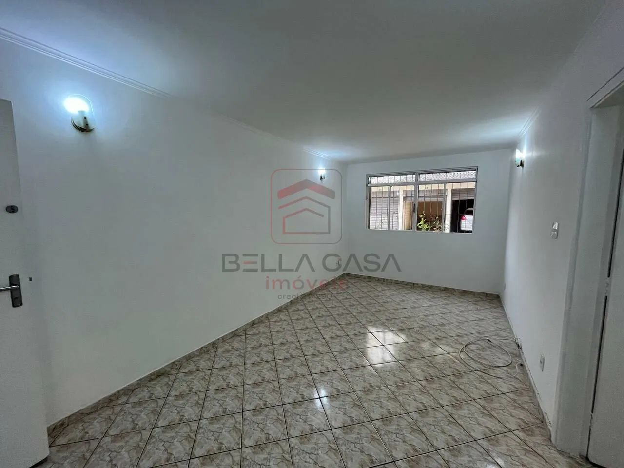 Prédio antigo Conservado - Térreo - 87 m² com quintal e vaga de garagem - 3 dormitórios e  - Foto 4