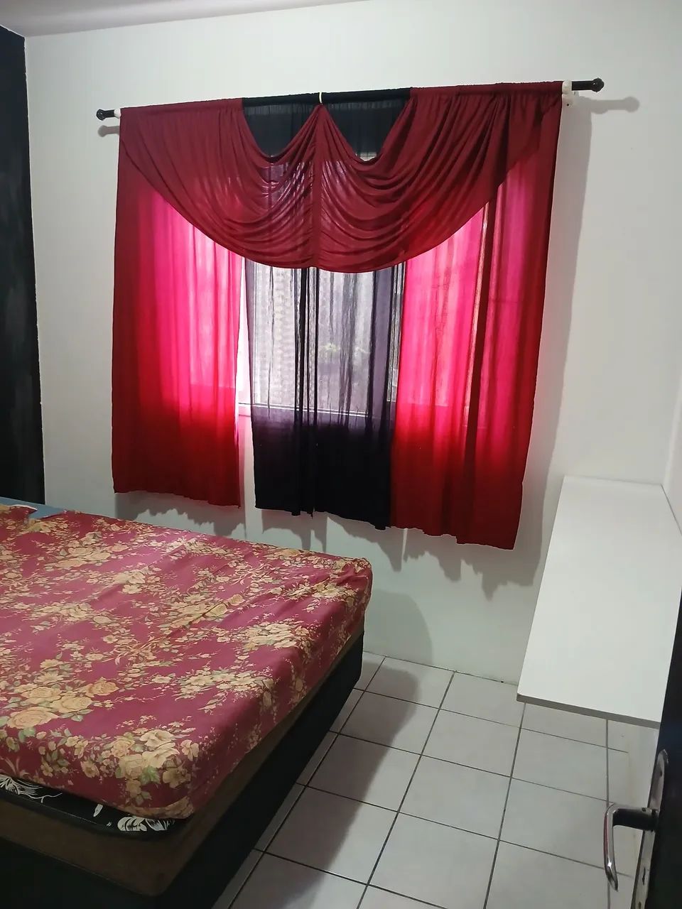 Alugo quarto no balneário do estreito