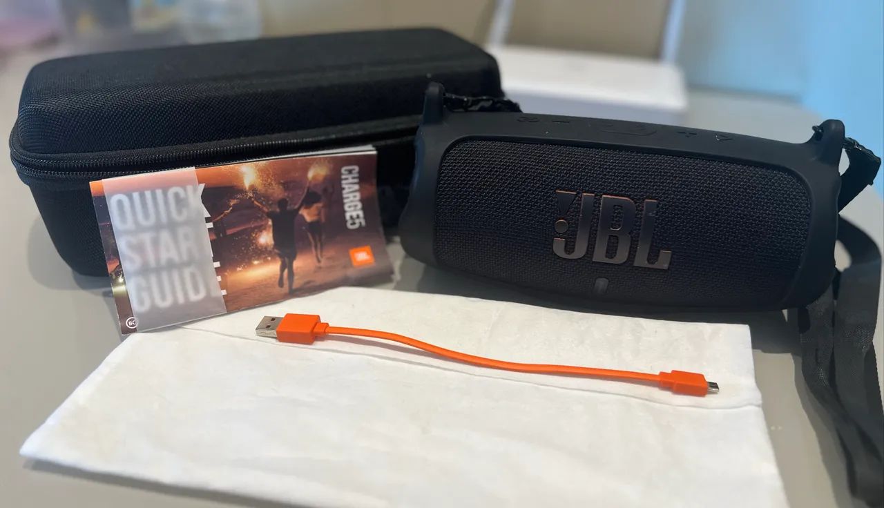 Caixa jbl charge 5 