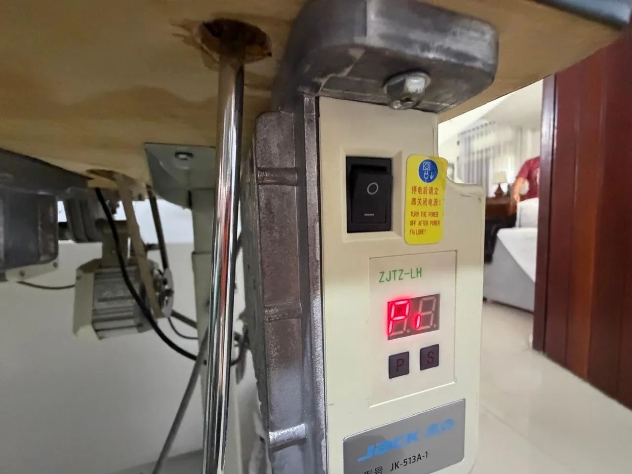 Máquina de costura industrial  - Foto 3