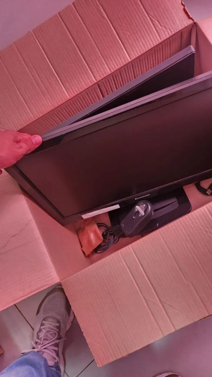 Computador CPU com monitor, cabos, teclado e mouse - Foto 3